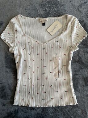NWTS Universal Thread White Ribbed V-Neck Floral Print Tee Sz M
